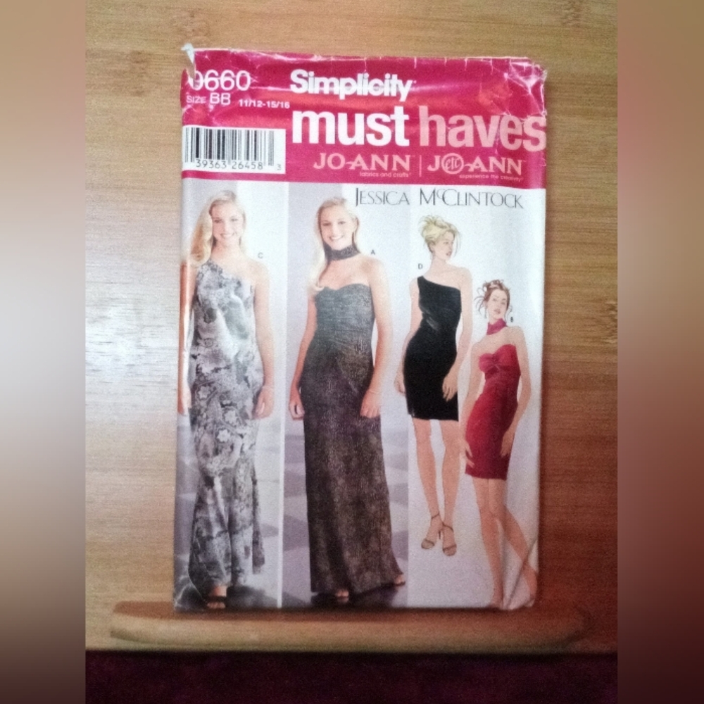 Vintage Simplicity #0660 Evenin Dresses Strapless/Over 1 Shoulder Sewing Pattern
